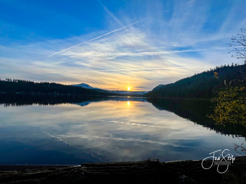 Sunset on Suttle Lake